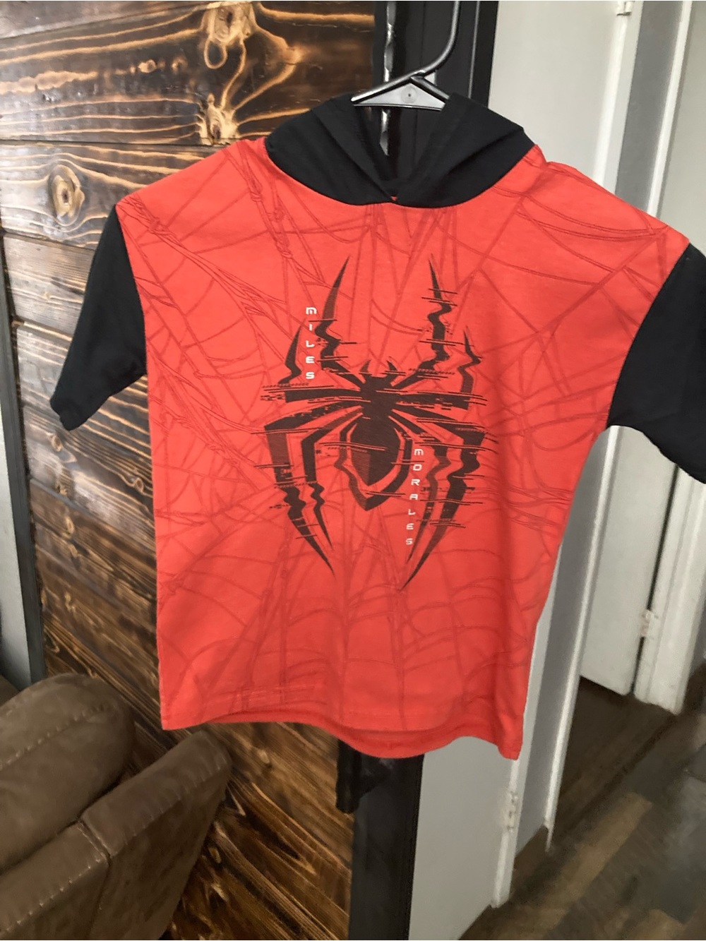 Boy’s Youth Shirt with hood Size 5